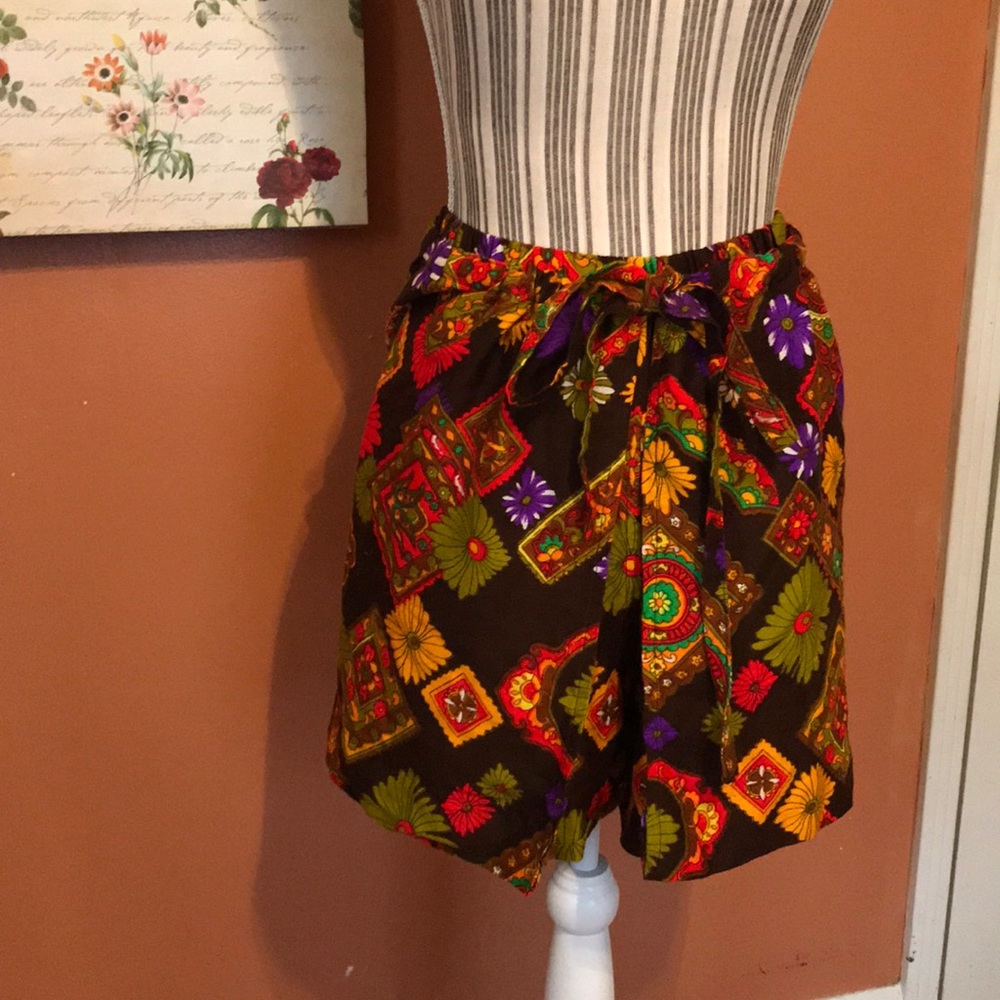 Vintage 📺 Wrap Shorts